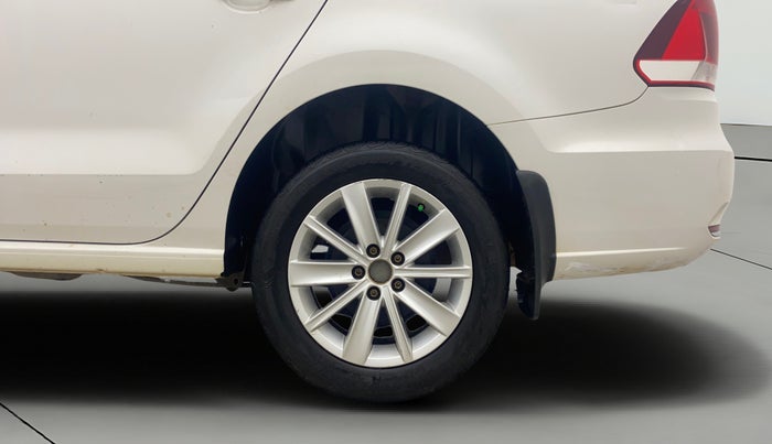 2016 Volkswagen Vento HIGHLINE 1.6 MPI, Petrol, Manual, 79,037 km, Left Rear Wheel