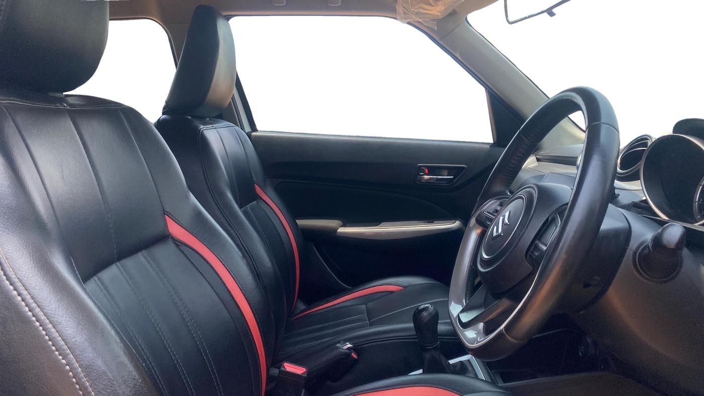 2018 Maruti Swift ZXI, Petrol, Manual, 60,408 km, Right Side Front Door Cabin