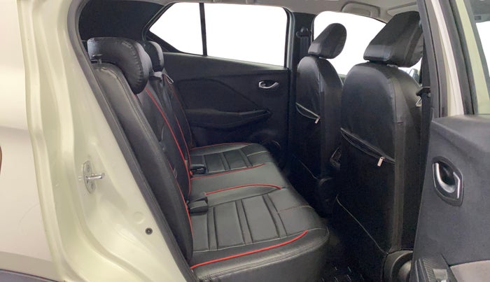 2020 Nissan Kicks XV TURBO 1.3, Petrol, Manual, 38,663 km, Right Side Rear Door Cabin