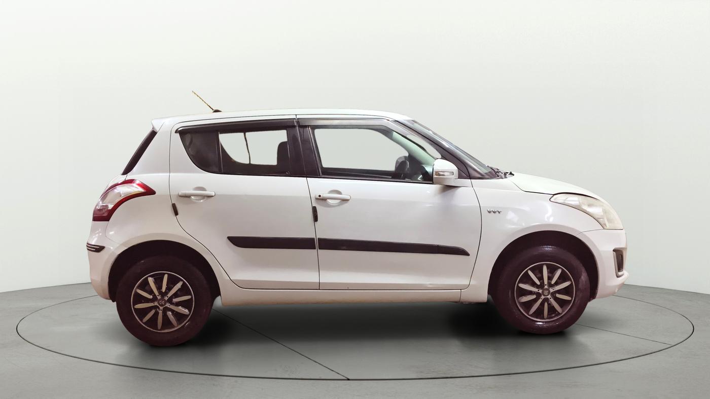 2017 Maruti Swift VXI, Petrol, Manual, 71,239 km, Right Side View