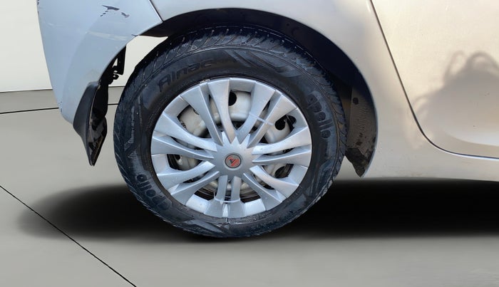 2017 Hyundai Eon ERA +, CNG, Manual, 51,034 km, Right Rear Wheel