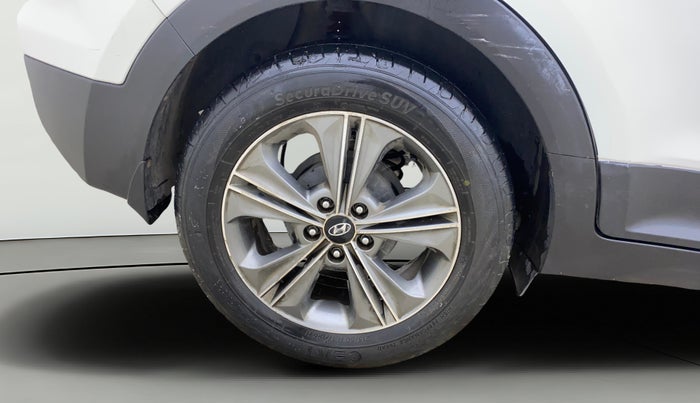 2017 Hyundai Creta SX PLUS AT 1.6 DIESEL, Diesel, Automatic, 1,11,615 km, Right Rear Wheel