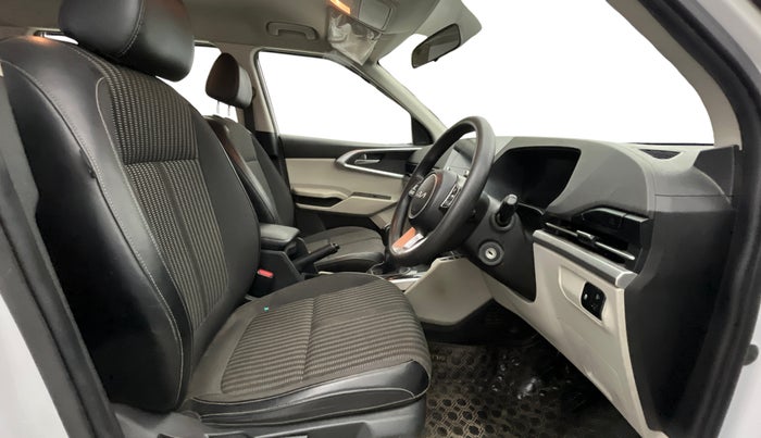 2022 KIA CARENS PRESTIGE 1.4 PETROL 7 STR, Petrol, Manual, 41,861 km, Right Side Front Door Cabin