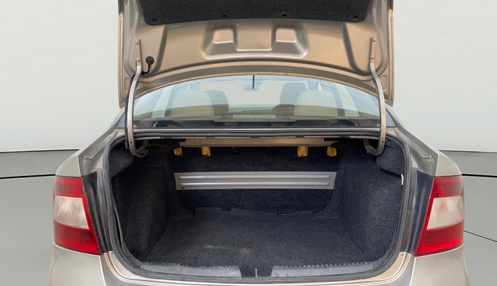 2015 Skoda Rapid AMBITION 1.6 MPI MT, Petrol, Manual, 90,252 km, Boot Open Zoomed View