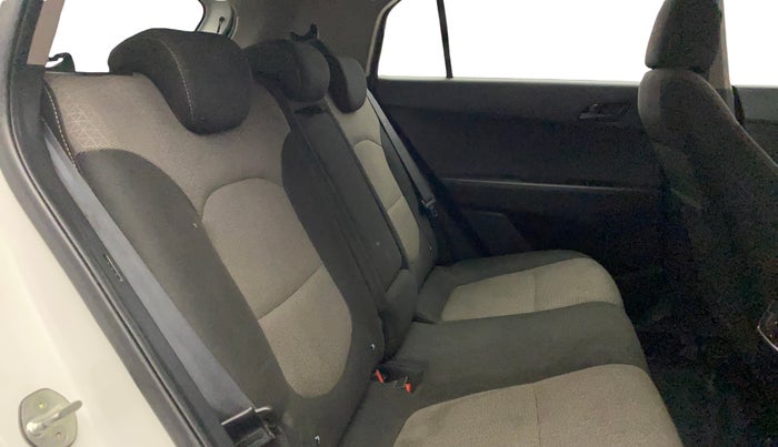 2017 Hyundai Creta SX PLUS AT 1.6 PETROL, Petrol, Automatic, 72,957 km, Right Side Rear Door Cabin