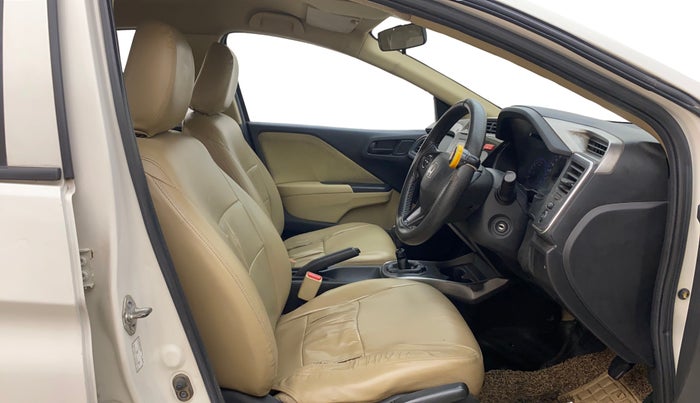 2014 Honda City 1.5L I-VTEC S MT, Petrol, Manual, 1,27,416 km, Right Side Front Door Cabin