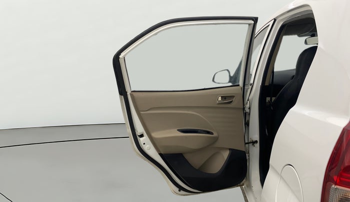 2019 Hyundai NEW SANTRO SPORTZ CNG, CNG, Manual, 1,38,197 km, LHS Rear Door