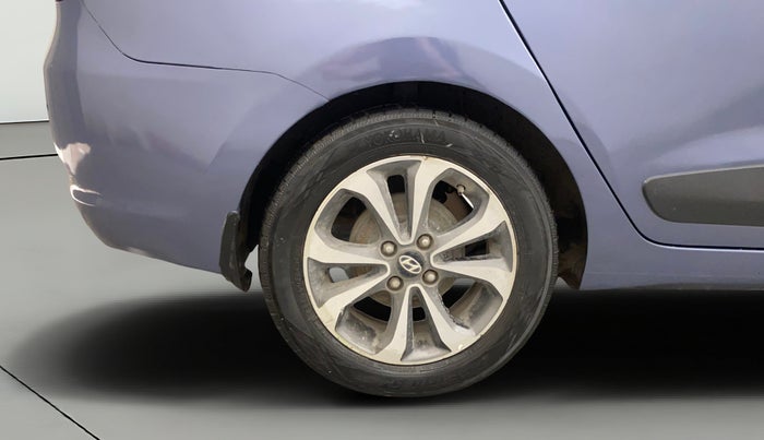 2014 Hyundai Xcent SX AT 1.2 (O), CNG, Automatic, 1,20,410 km, Right Rear Wheel