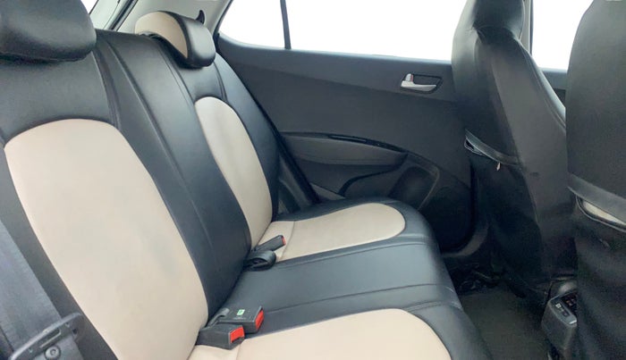 2018 Hyundai Grand i10 SPORTZ 1.2 KAPPA VTVT DUAL TONE, Petrol, Manual, 72,479 km, Right Side Rear Door Cabin