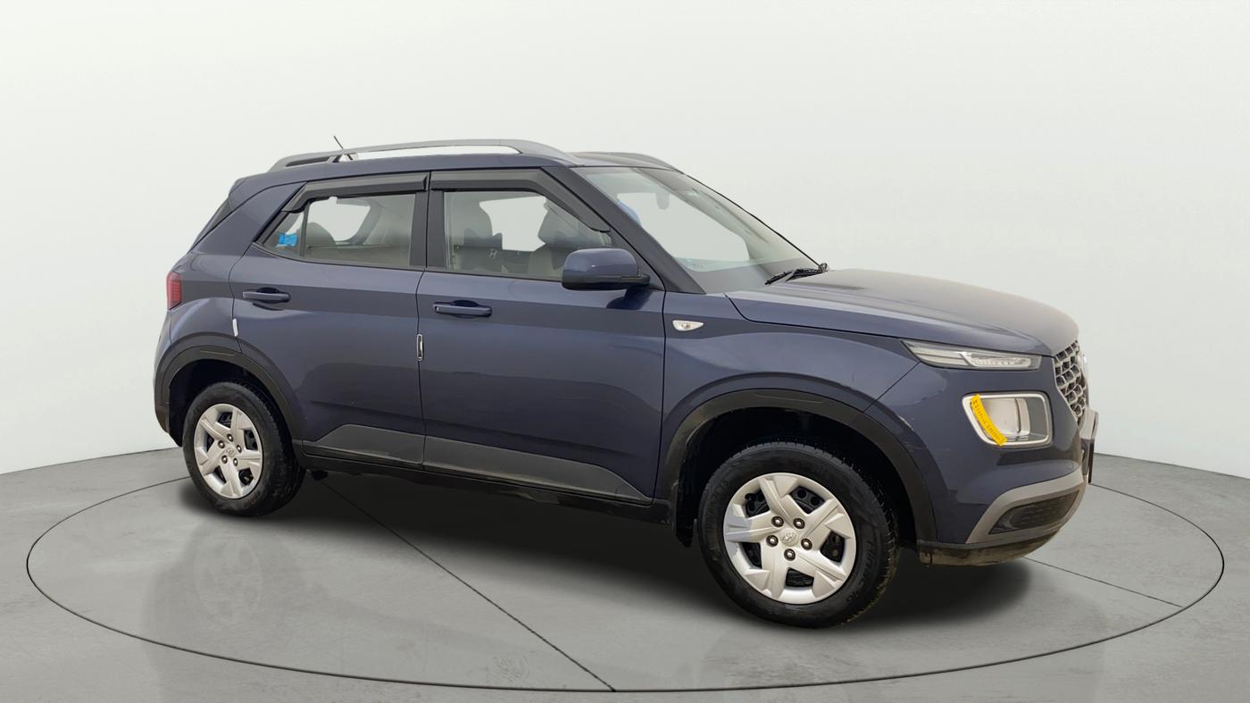 2022 Hyundai VENUE S 1.2, Petrol, Manual, 28,273 km, Right Front Diagonal
