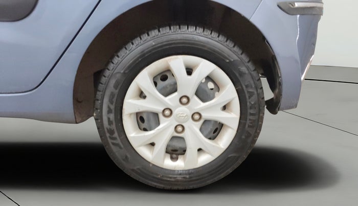 2014 Hyundai Grand i10 MAGNA 1.2 KAPPA VTVT, Petrol, Manual, 1,04,591 km, Left Rear Wheel
