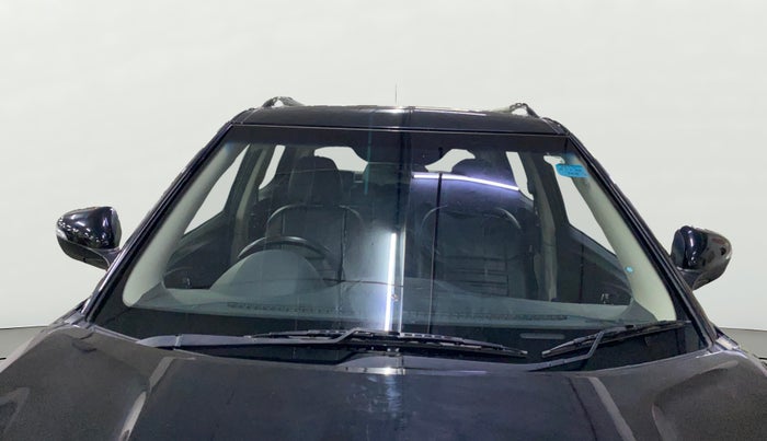 2022 Mahindra XUV300 W8 1.2 PETROL, Petrol, Manual, 41,305 km, Front Windshield