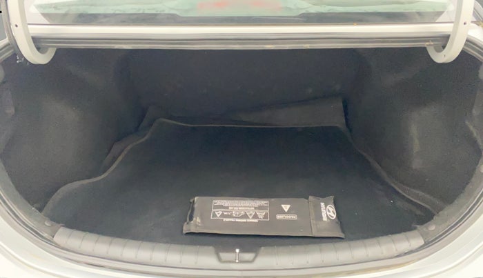 2018 Hyundai Verna 1.6 VTVT SX + AT, Petrol, Automatic, 53,311 km, Boot Open Zoomed View