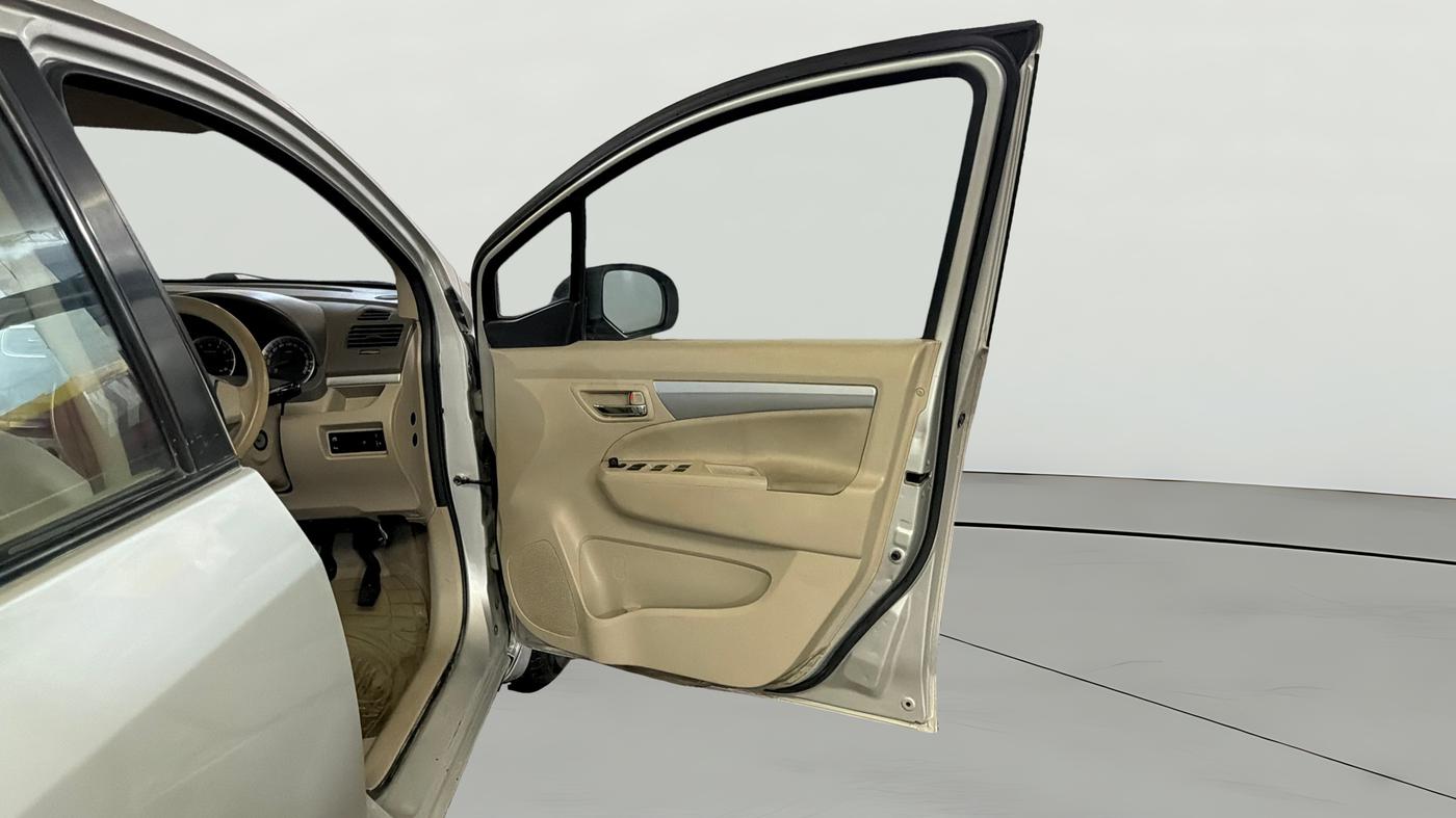 2018 Maruti Ertiga VXI, Petrol, Manual, 91,882 km, RHS Front Door
