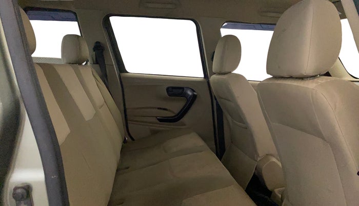 2024 Mahindra BOLERO NEO N 8, Diesel, Manual, 32,646 km, Right Side Rear Door Cabin