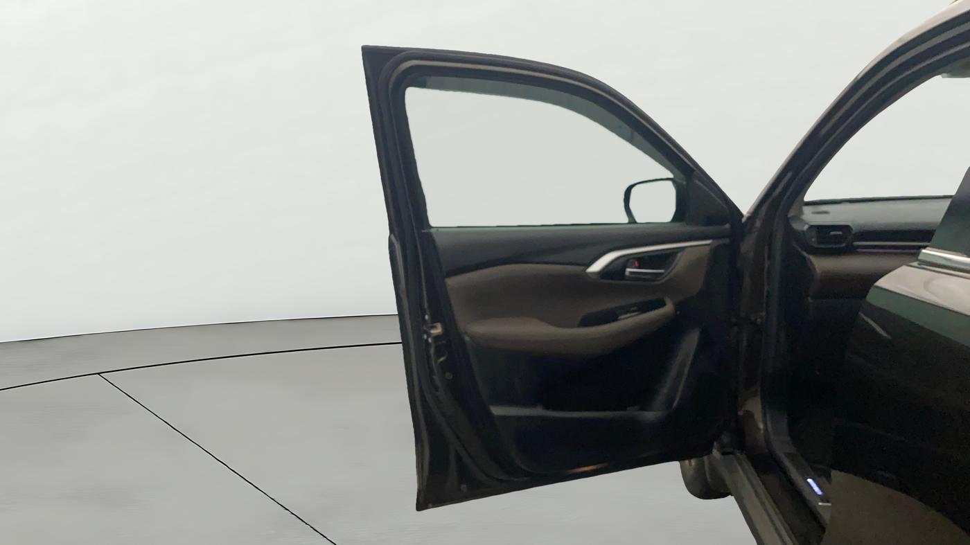 2024 Toyota URBAN CRUISER HYRYDER V HYBRID, Hybrid, Automatic, 32,487 km, LHS Front Door