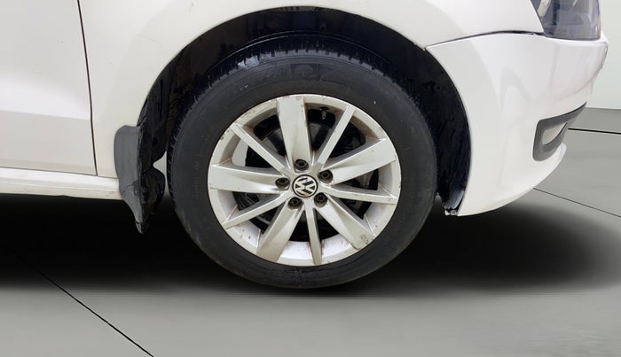 2013 Volkswagen Polo HIGHLINE1.2L, Petrol, Manual, 86,334 km, Right Front Wheel