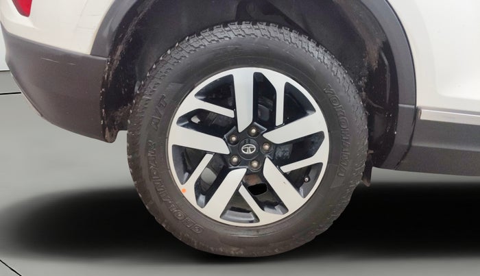 2022 Tata Harrier XZ PLUS 2.0L, Diesel, Manual, 97,048 km, Right Rear Wheel