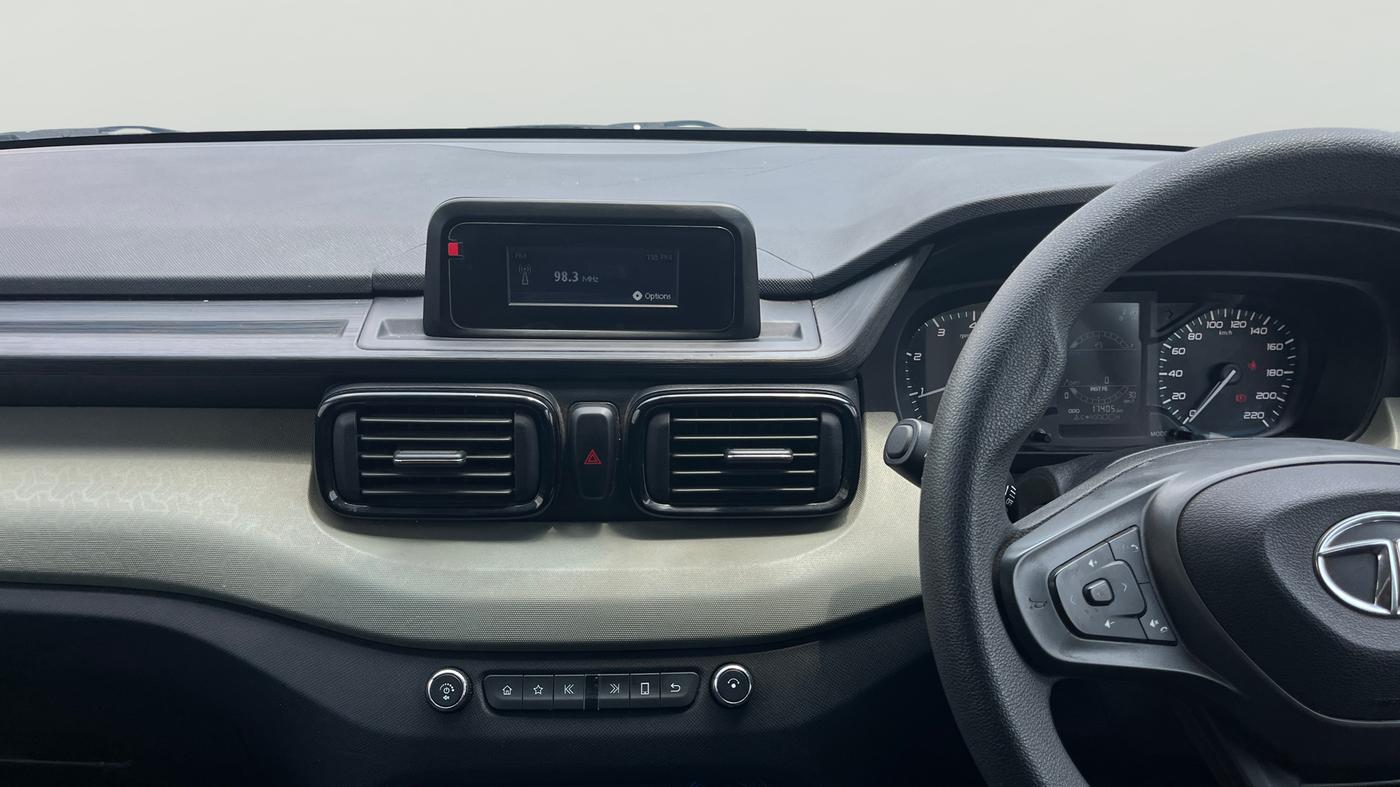 2022 Tata PUNCH ADVENTURE MT, Petrol, Manual, 17,385 km, Air Conditioner