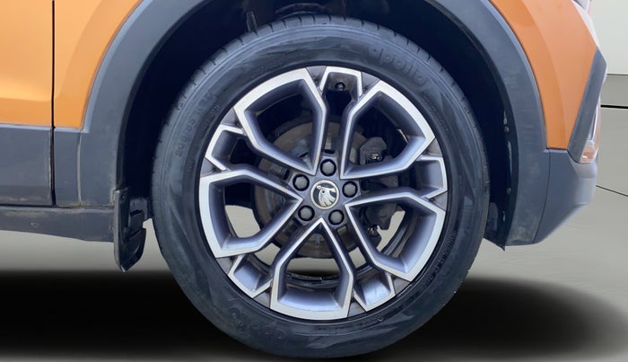 2021 Skoda KUSHAQ STYLE 1.0L TSI AT, Petrol, Automatic, 28,029 km, Right Front Wheel