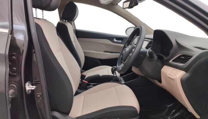 2019 Hyundai Verna 1.6 VTVT SX, Petrol, Manual, 41,403 km, Right Side Front Door Cabin