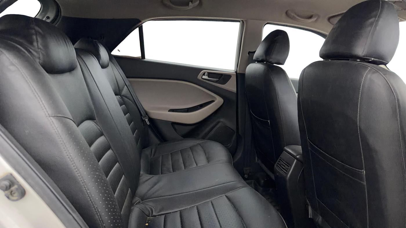 2015 Hyundai Elite i20 SPORTZ 1.2, Petrol, Manual, 54,014 km, Right Side Rear Door Cabin