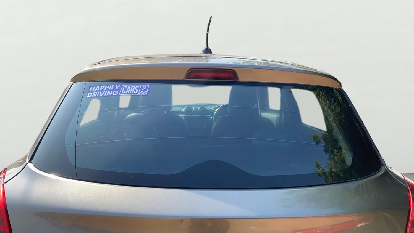 2018 Maruti Swift VXI AMT, Petrol, Automatic, 80,076 km, Rear Windshield