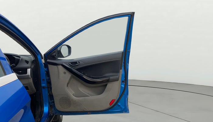 2018 Tata NEXON XM DIESEL, Diesel, Manual, 1,12,267 km, RHS Front Door