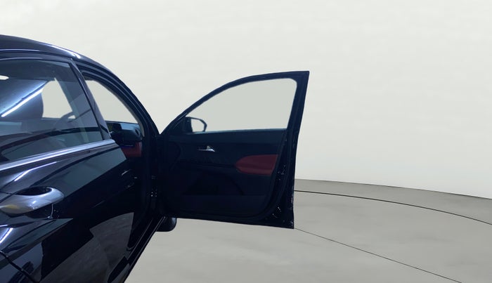 2025 Hyundai Verna  SX 1.5 MPI IVT, Petrol, Automatic, 10,992 km, RHS Front Door