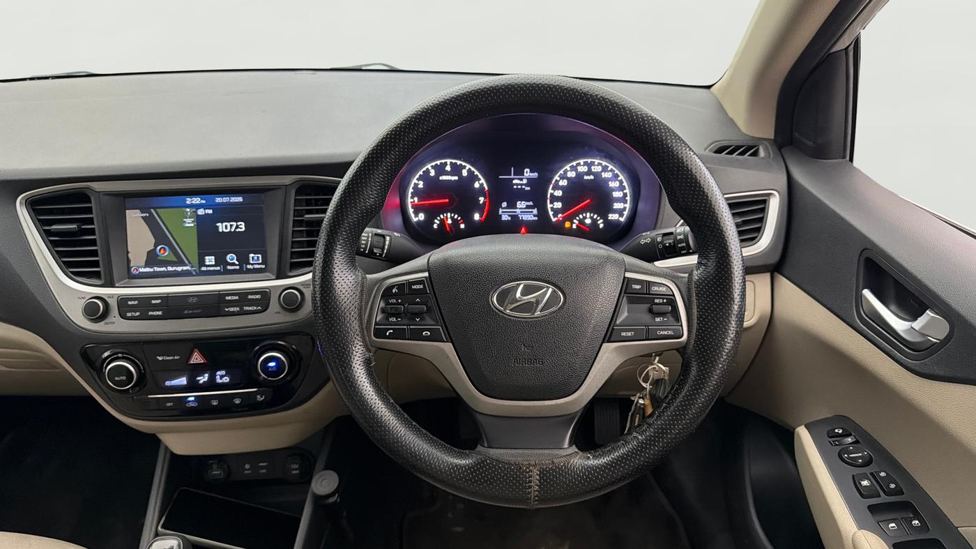 2017 Hyundai Verna 1.6 VTVT SX, Petrol, Manual, 77,875 km, Steering Wheel Close Up