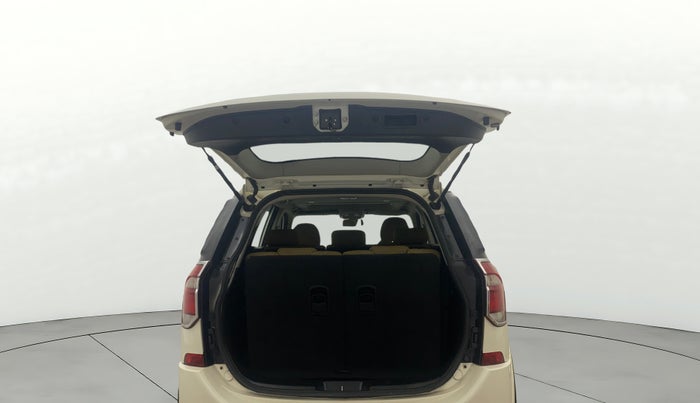 2020 Mahindra XUV500 W9, Diesel, Manual, 69,539 km, Boot Door Open