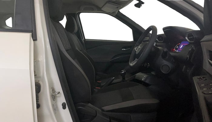 2025 Nissan MAGNITE N-Connecta B4D 1.0 Petrol MT, Petrol, Manual, 2,786 km, Right Side Front Door Cabin