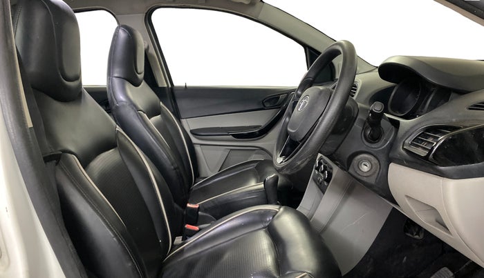 2018 Tata Tiago XT PETROL, Petrol, Manual, 32,574 km, Right Side Front Door Cabin