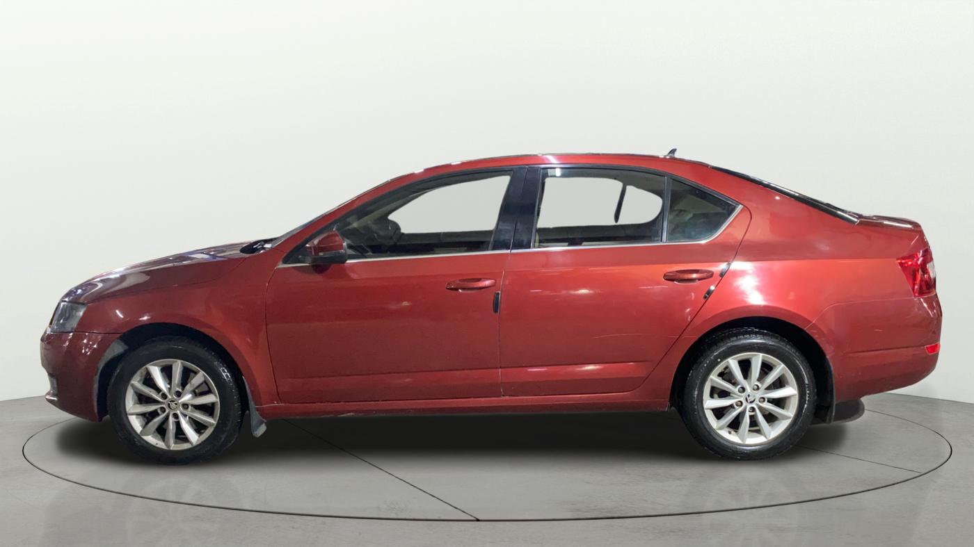 2016 Skoda Octavia STYLE PLUS AT 1.8 TSI, Petrol, Automatic, 53,253 km, Left Side
