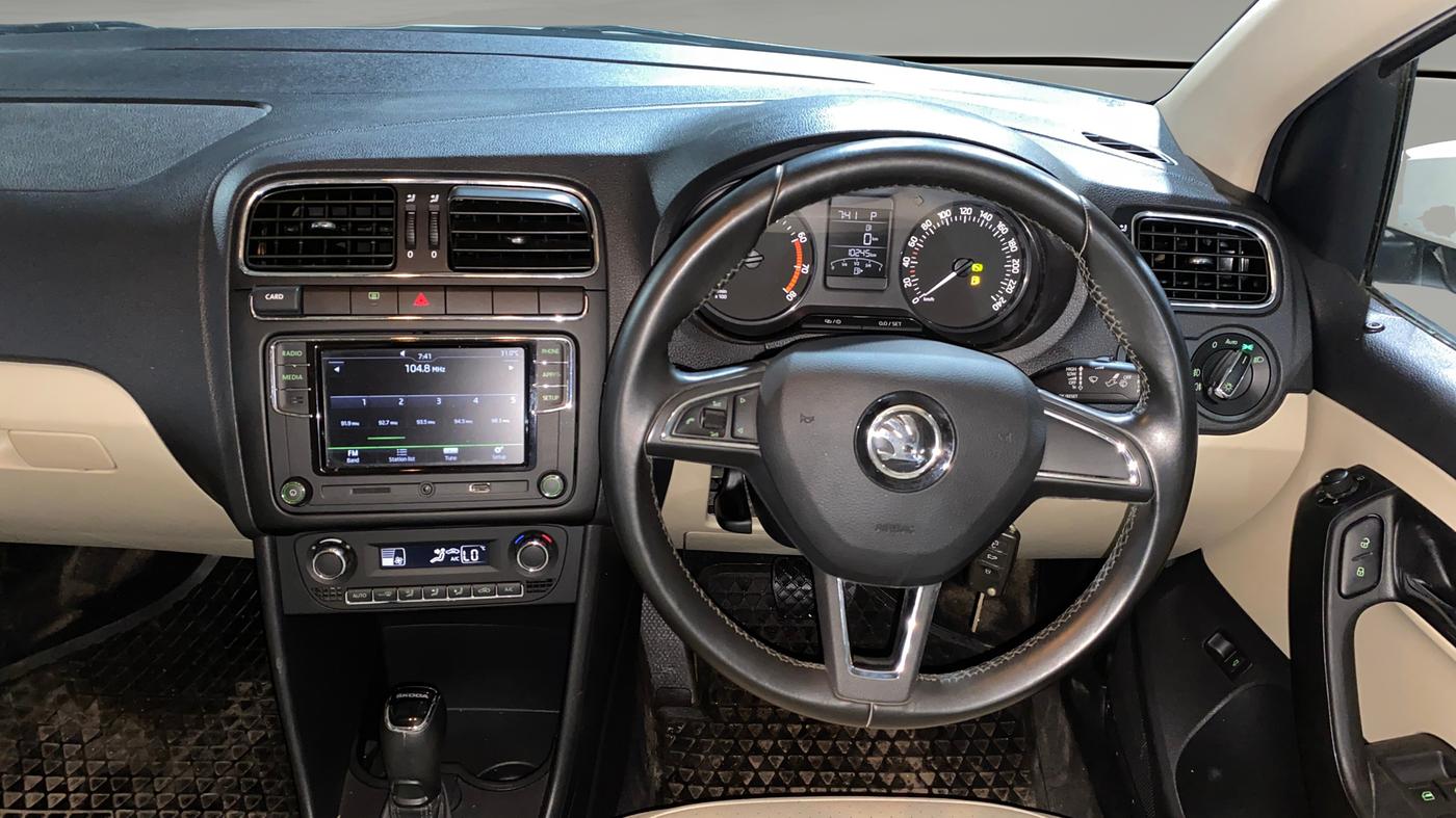 2019 Skoda Rapid STYLE 1.6 MPI AT, Petrol, Automatic, 10,242 km, Steering Wheel Close Up