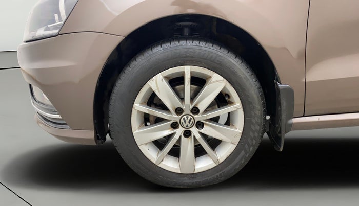 2016 Volkswagen Ameo HIGHLINE PLUS 1.5L AT 16 ALLOY, Diesel, Automatic, 1,32,884 km, Left Front Wheel
