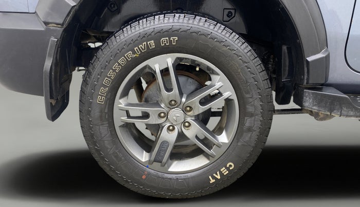 2023 Mahindra Thar LX HT PETROL 4WD MT, Petrol, Manual, 25,666 km, Right Rear Wheel