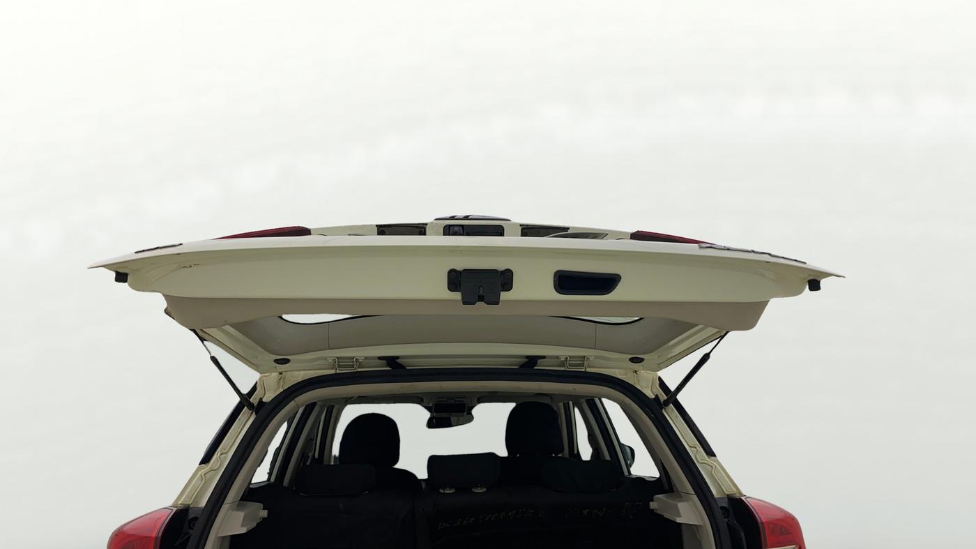 2021 Mahindra XUV300 W8 (O) 1.2 PETROL, Petrol, Manual, 78,893 km, Boot Door Open