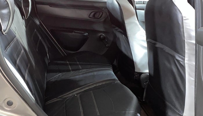 2018 Renault Kwid RXT 1.0 (O), Petrol, Manual, 5,642 km, Right Side Rear Door Cabin