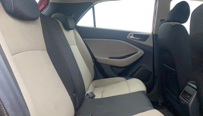 2015 Hyundai Elite i20 ASTA 1.4 CRDI, Diesel, Manual, 1,00,232 km, Right Side Rear Door Cabin