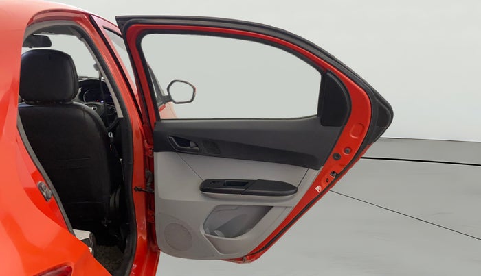 2021 Tata Tiago XT PETROL, CNG, Manual, 57,456 km, RHS Rear Door