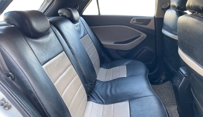 2017 Hyundai Elite i20 ASTA 1.2 (O), Petrol, Manual, 87,263 km, Right Side Rear Door Cabin