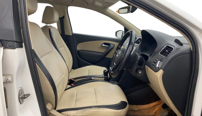 2017 Volkswagen Polo HIGHLINE1.5L, Diesel, Manual, 68,743 km, Right Side Front Door Cabin