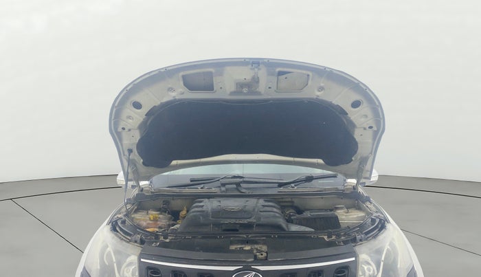 2017 Mahindra XUV500 W6 1.99, Diesel, Manual, 63,827 km, Open Bonet