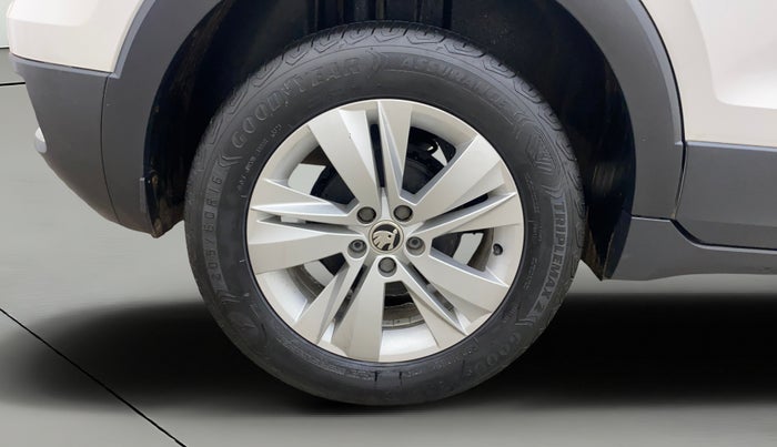 2021 Skoda KUSHAQ AMBITION 1.0L TSI AT, Petrol, Automatic, 74,587 km, Right Rear Wheel