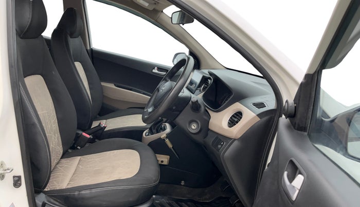 2017 Hyundai Grand i10 SPORTZ 1.2 KAPPA VTVT, Petrol, Manual, 83,853 km, Right Side Front Door Cabin