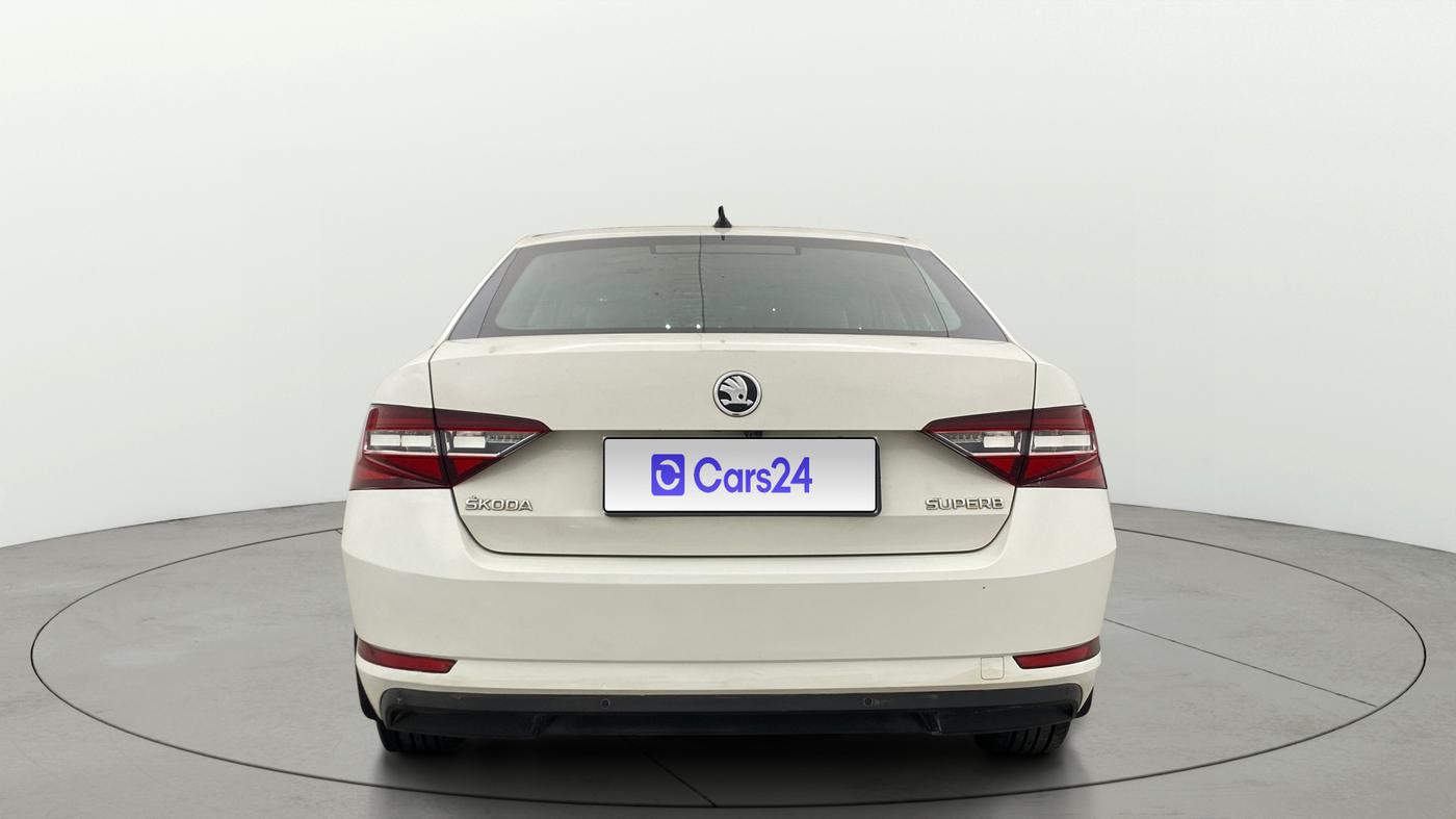 2018 Skoda Superb STYLE 1.8 TSI MT, Petrol, Manual, 86,410 km, Back/Rear