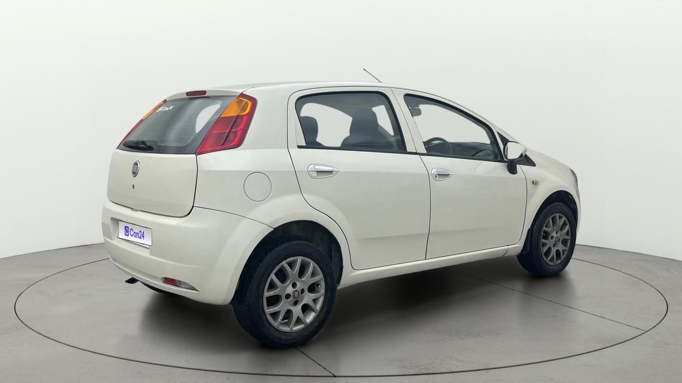 2013 Fiat Grand Punto Emotion 1.3, Diesel, Manual, 1,05,831 km, Right Back Diagonal