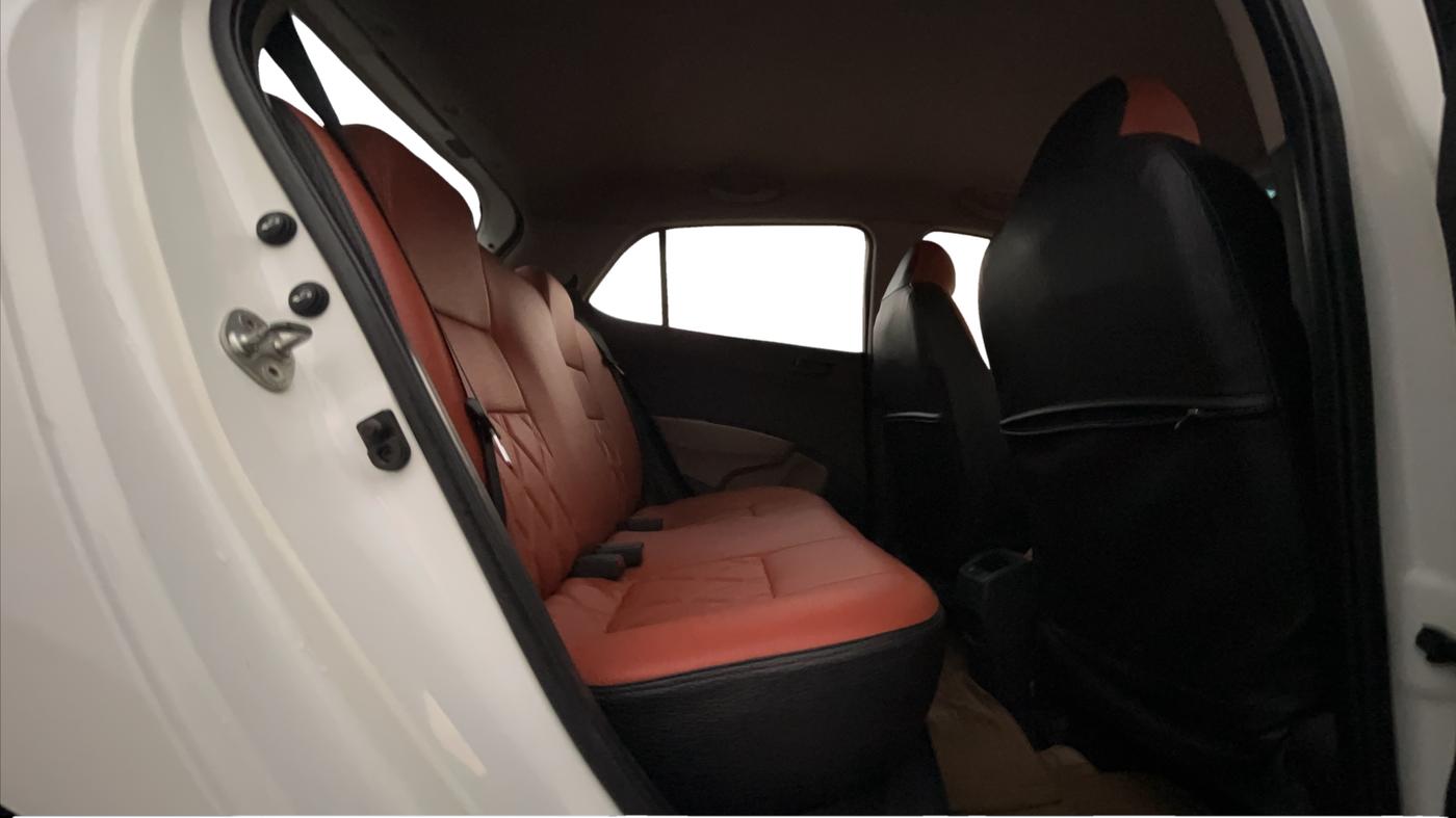 2018 Hyundai Grand i10 MAGNA 1.2 KAPPA VTVT, Petrol, Manual, 1,10,034 km, Right Side Rear Door Cabin