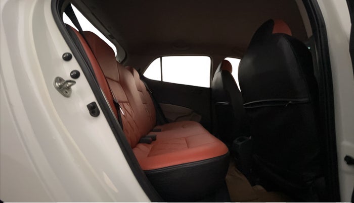 2018 Hyundai Grand i10 MAGNA 1.2 KAPPA VTVT, Petrol, Manual, 1,10,034 km, Right Side Rear Door Cabin